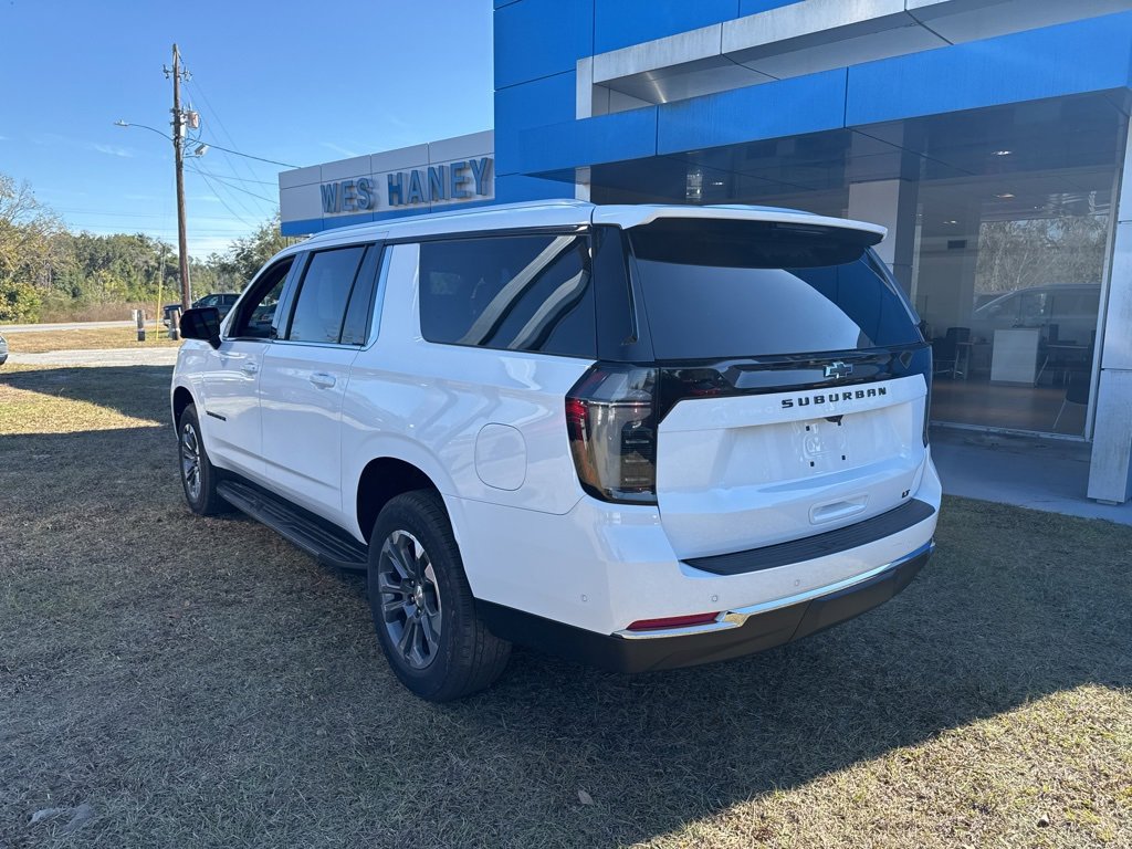 2026 Chevrolet Suburban LT photo 3