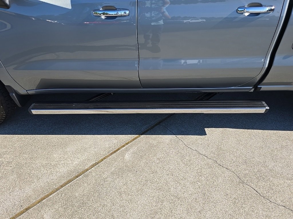 2025 Chevrolet Silverado 1500 LTZ photo 9