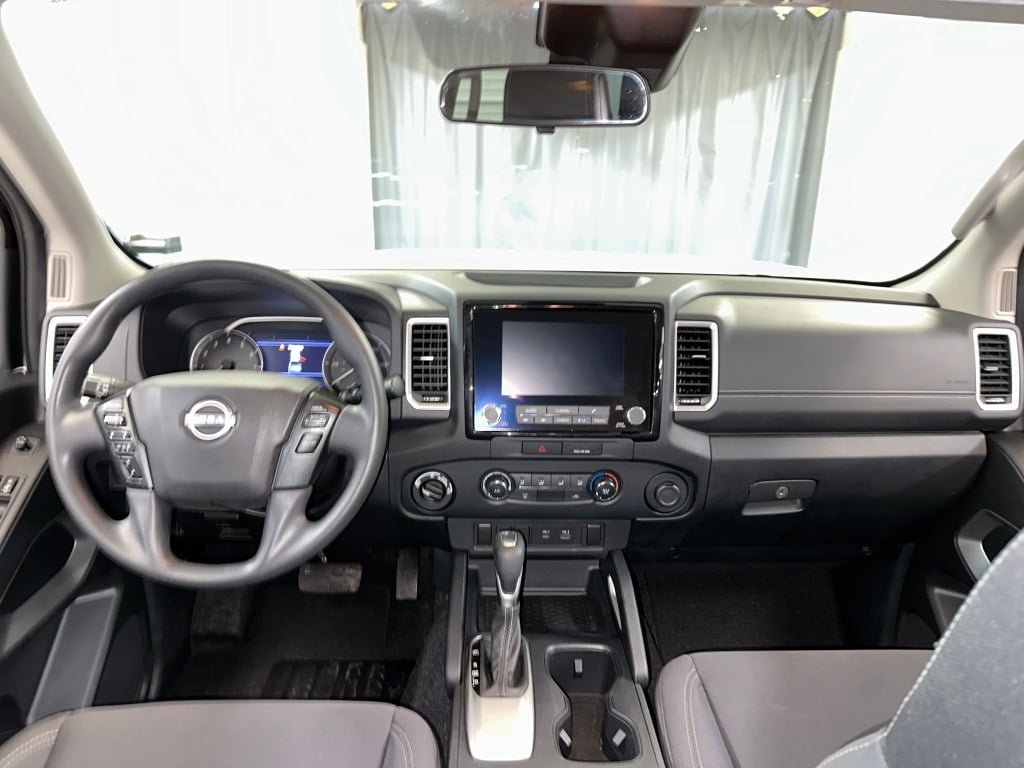 2022 Nissan Frontier SV photo 13