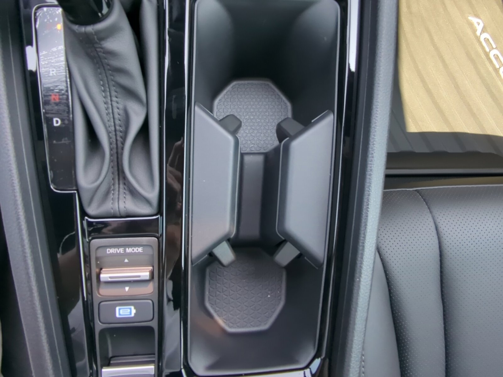 2025 Honda Accord Hybrid Sport-L photo 9
