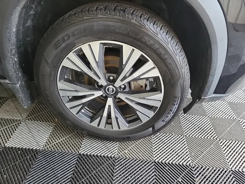 2021 Nissan Rogue SV photo 7