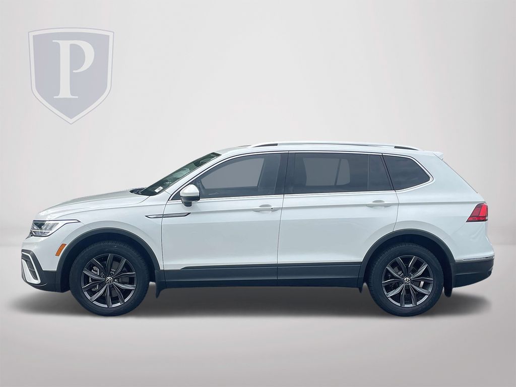 2023 Volkswagen Tiguan SE photo 3