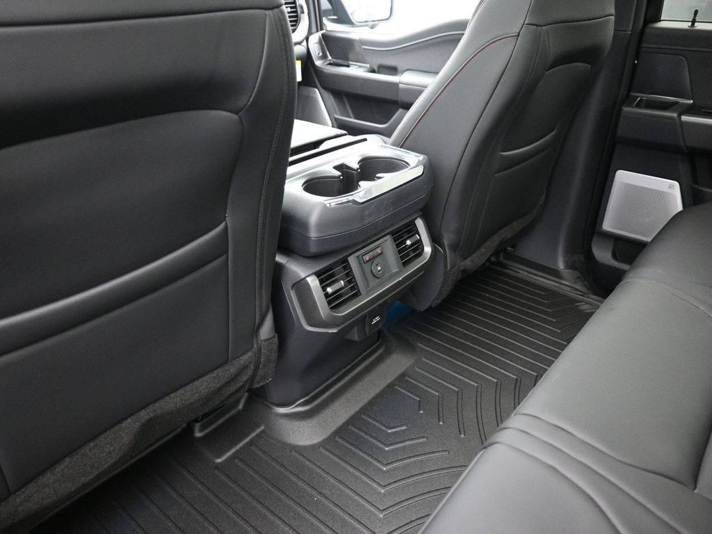 2025 Ford F-150 Lariat photo 18