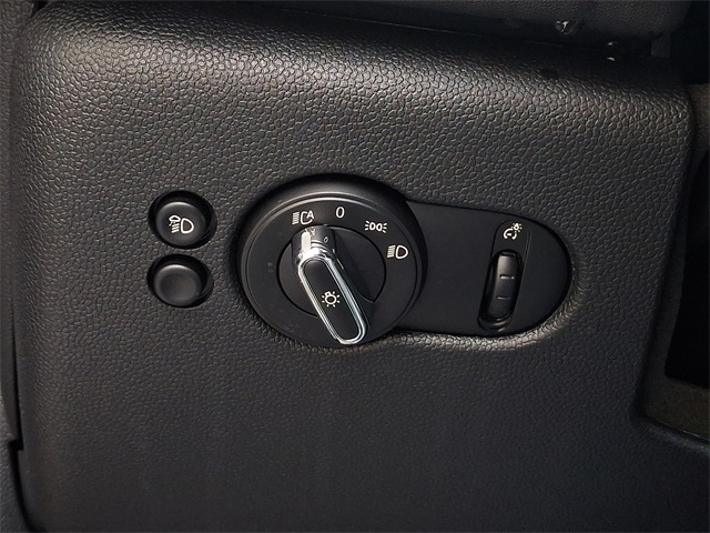 2024 Mini Cooper 2 Door Hardtop Signature photo 28