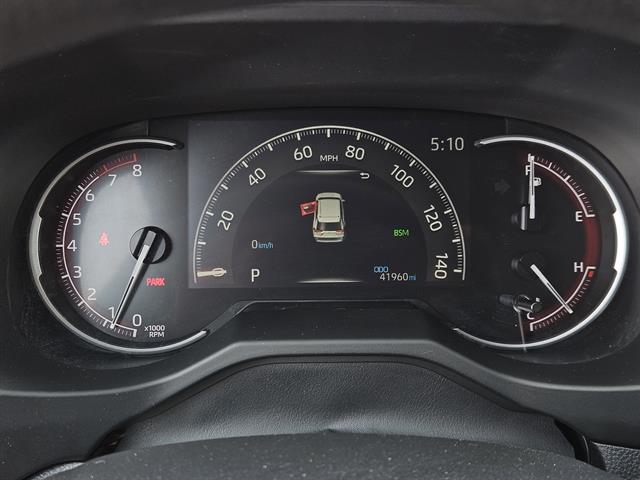 2024 Toyota RAV4 XLE photo 10