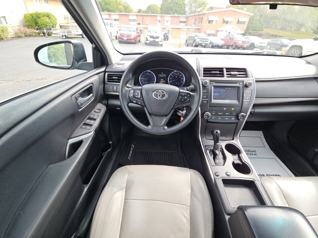 2017 Toyota Camry XLE XSE photo 17