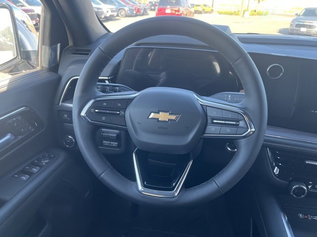 2025 Chevrolet Suburban Premier photo 13