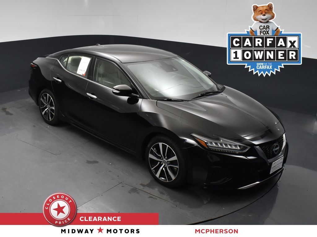 2023 Nissan Maxima SV's photo