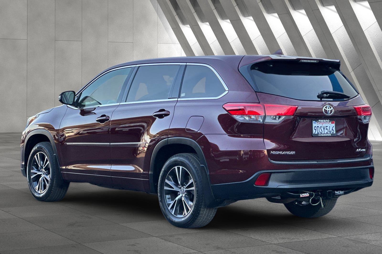2018 Toyota Highlander LE Plus photo 4