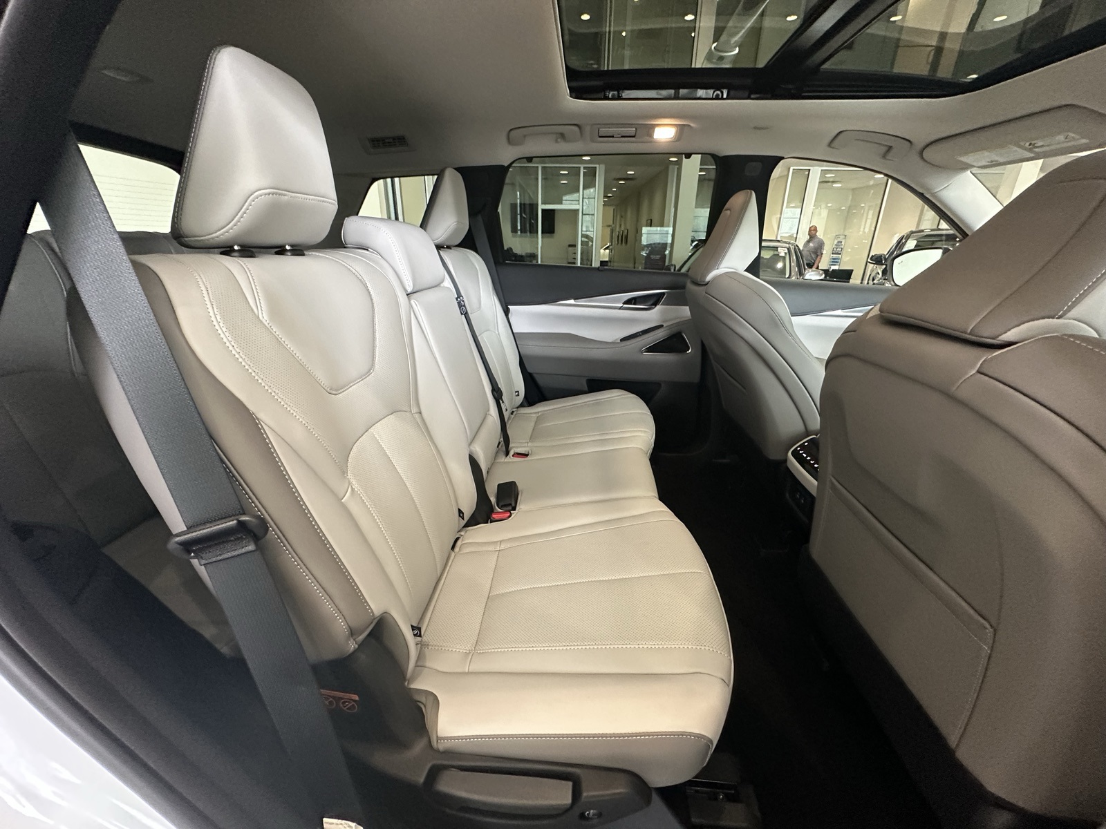 2026 Infiniti QX60 Luxe photo 31