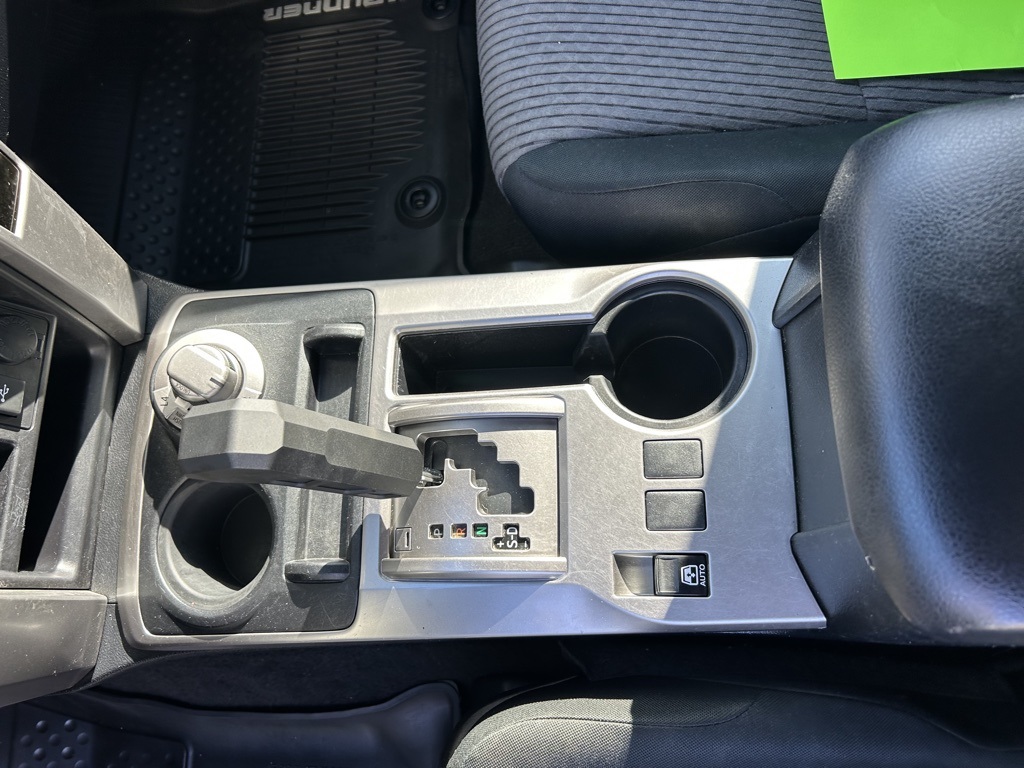 2020 Toyota 4Runner SR5 photo 21