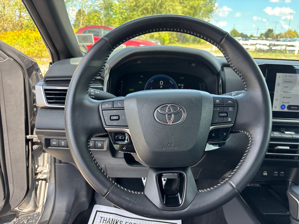 2025 Toyota Camry SE photo 20