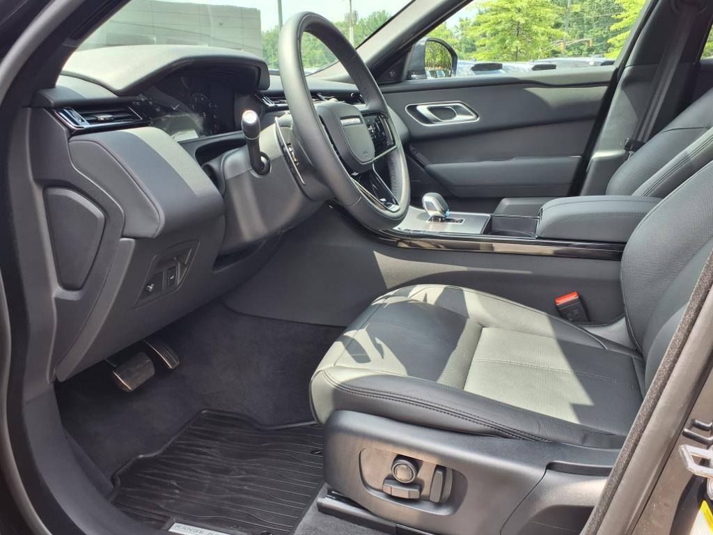 2025 Land Rover Range Rover Velar SE photo 16