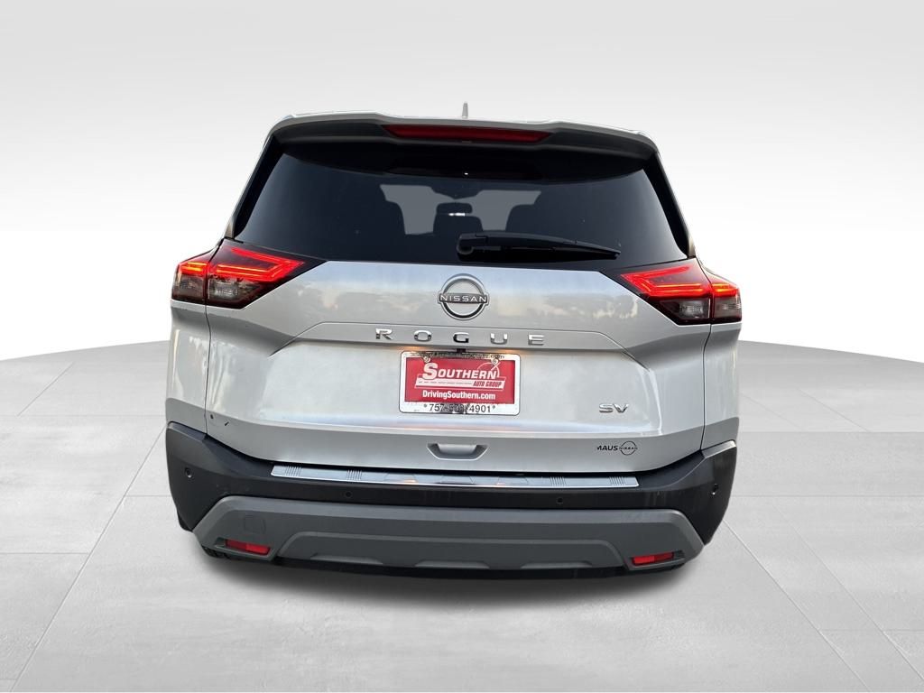 2022 Nissan Rogue SV photo 4