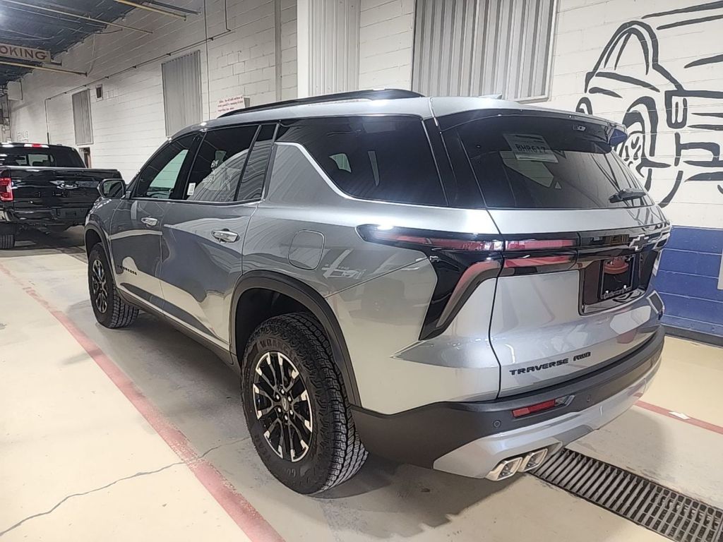 2025 Chevrolet Traverse Z71 photo 4