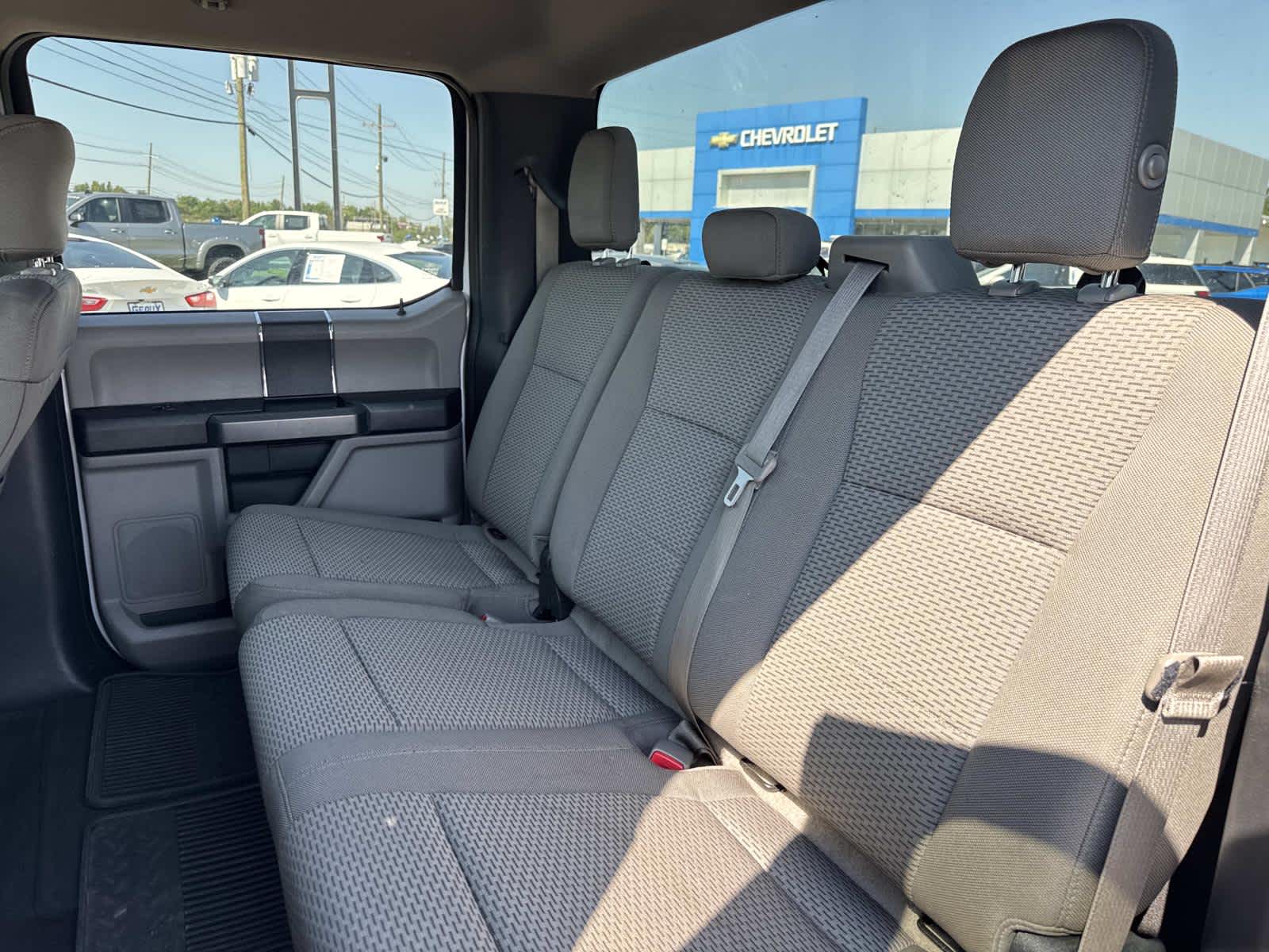 2015 Ford F-150 XLT photo 28
