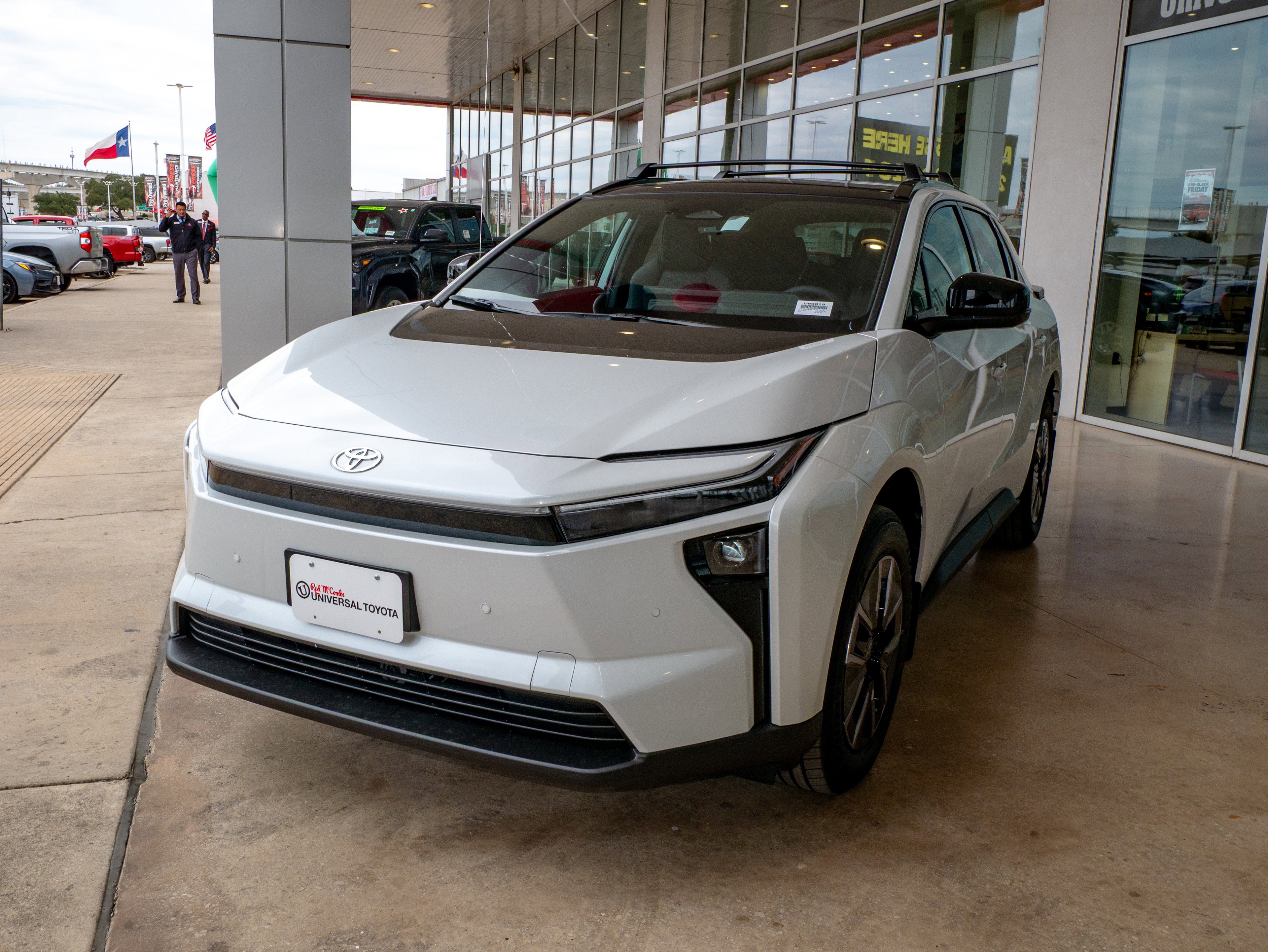 2026 Toyota bZ XLE's photo