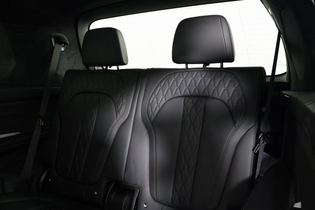 2026 Bmw X7 M60i photo 6