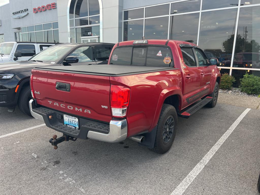 2017 Toyota Tacoma SR5 photo 8