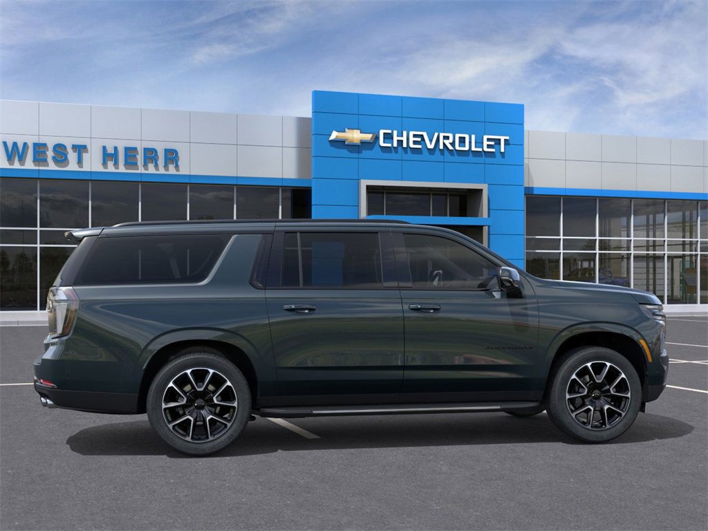 2025 Chevrolet Suburban RST photo 4