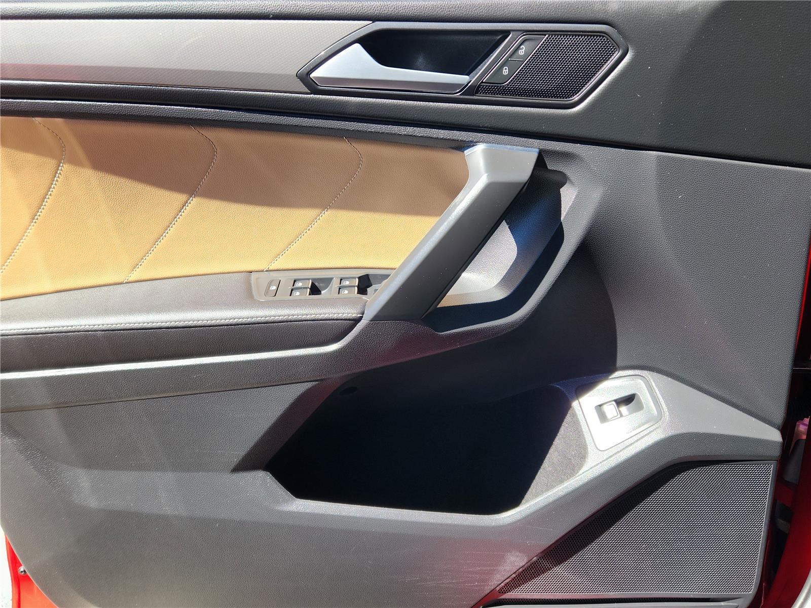 2022 Volkswagen Tiguan SE photo 8