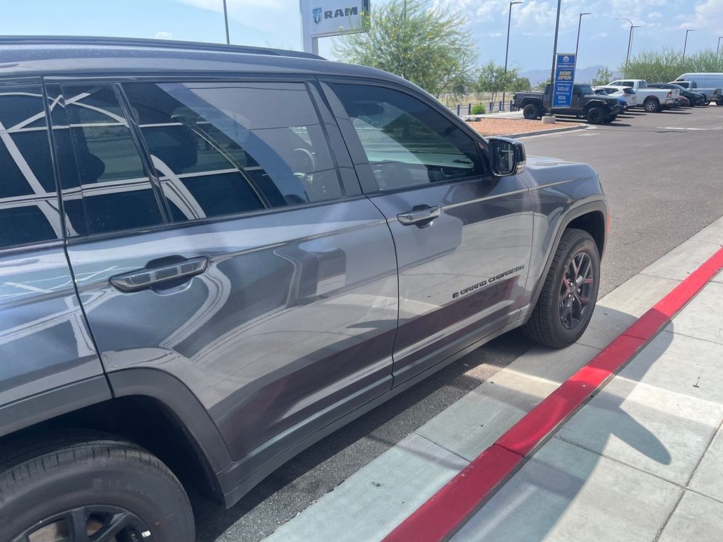 2025 Jeep Grand Cherokee Altitude X photo 14