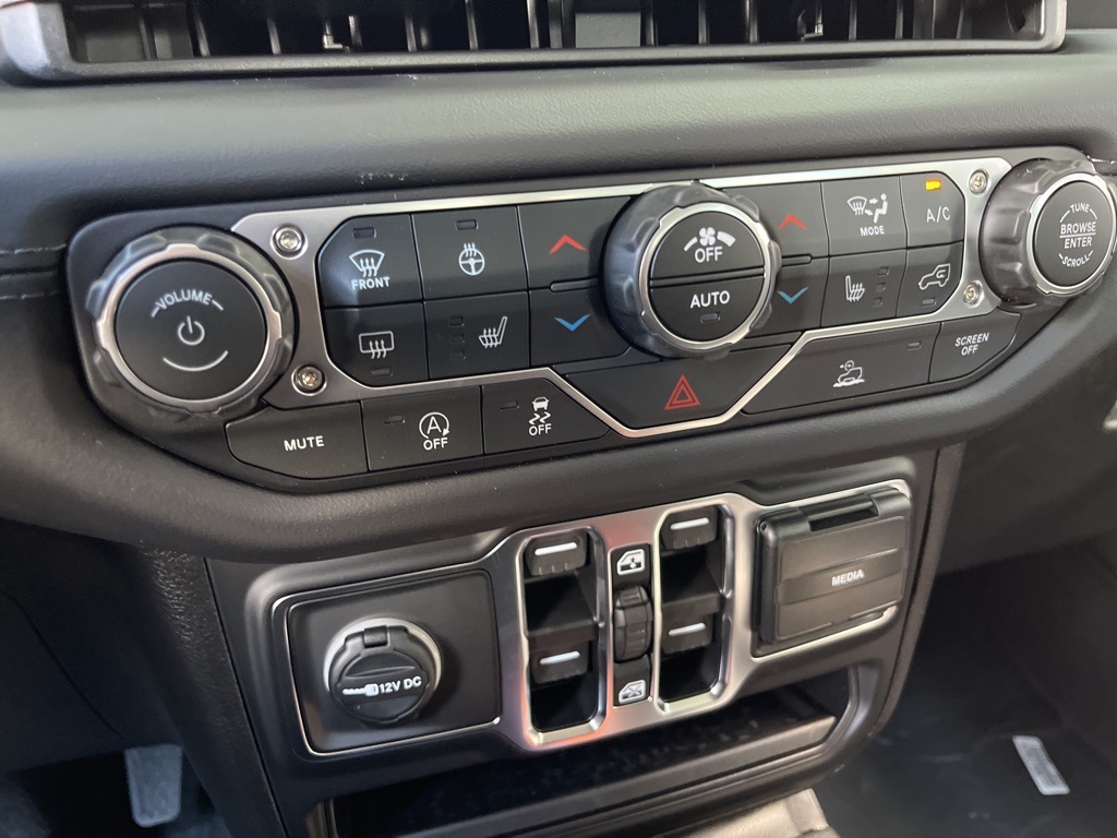 2025 Jeep Gladiator Sport photo 48
