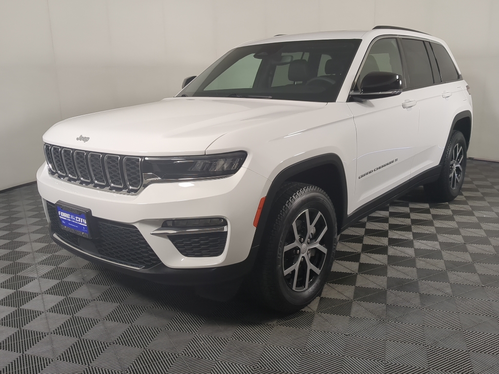 2024 Jeep Grand Cherokee Limited photo 4