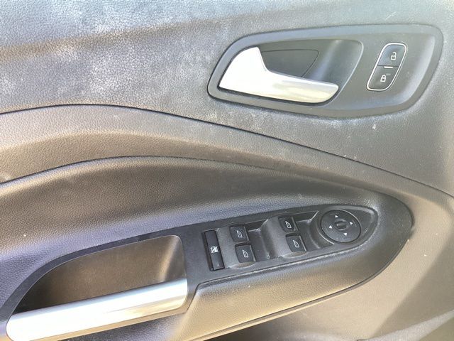 2017 Ford Escape SE photo 23