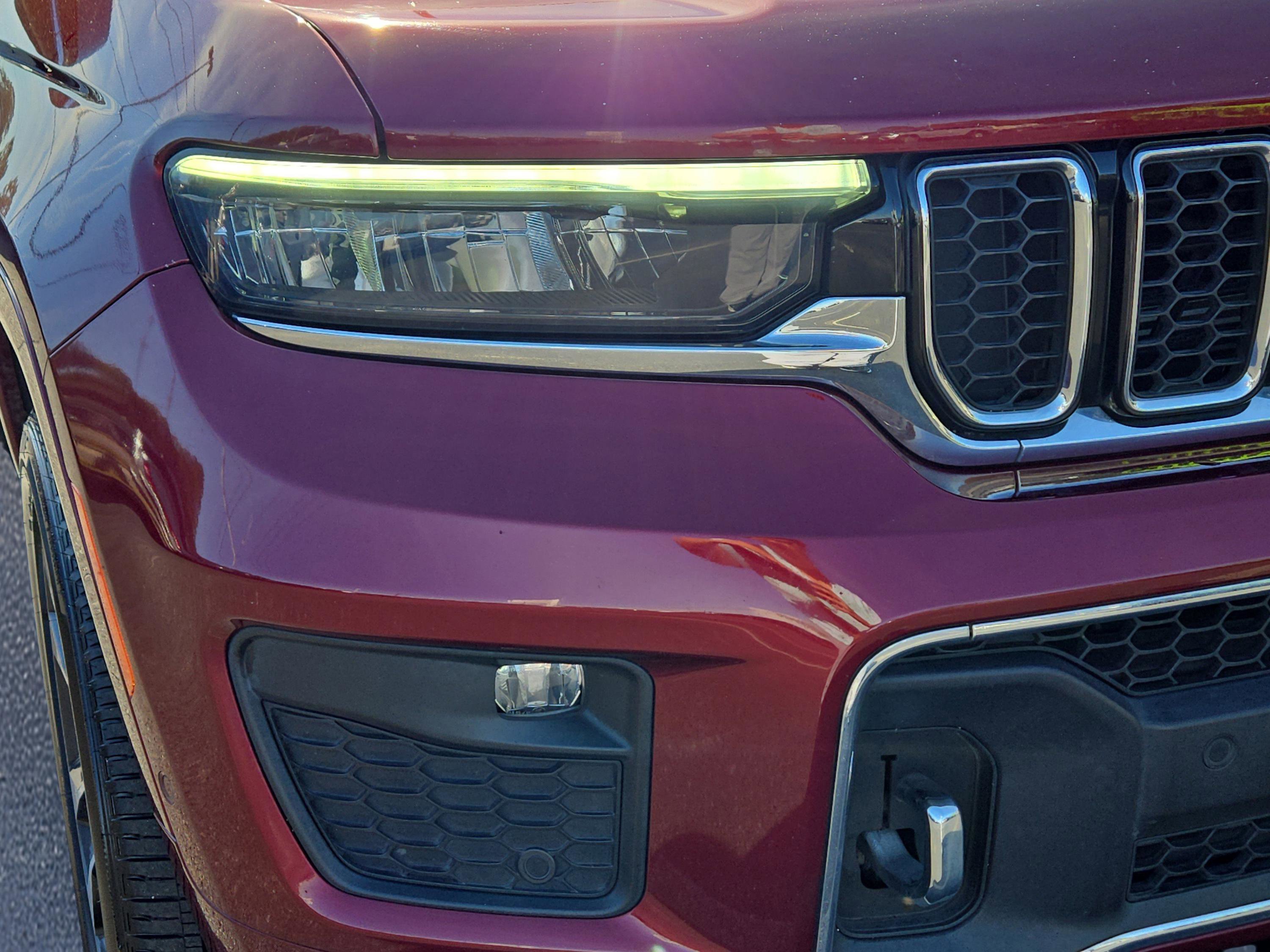 2021 Jeep Grand Cherokee Overland photo 3