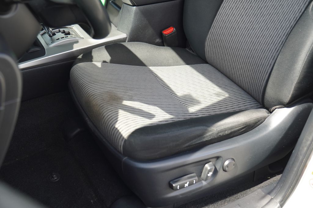 2016 Toyota 4Runner SR5 photo 9