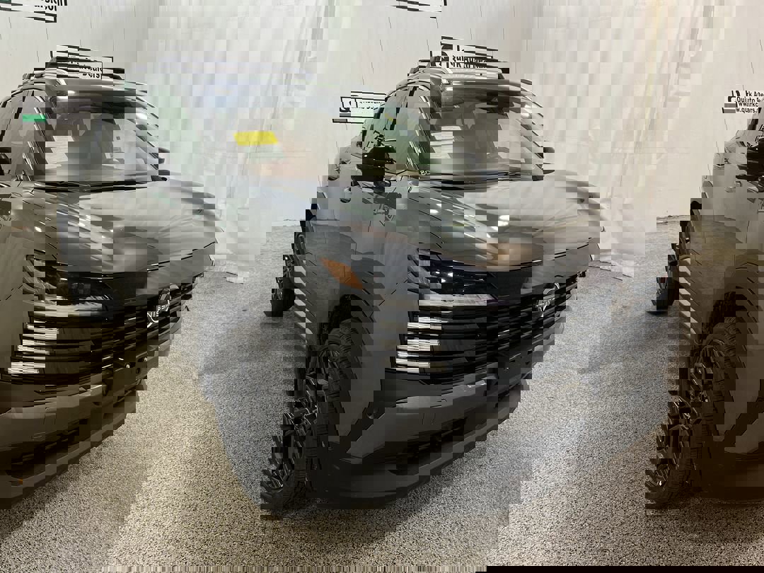 2026 Nissan KICKS SR's photo