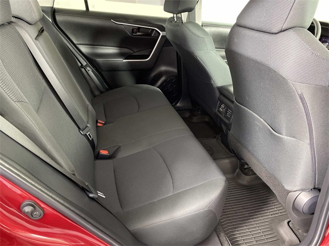 2024 Toyota RAV4 LE photo 9