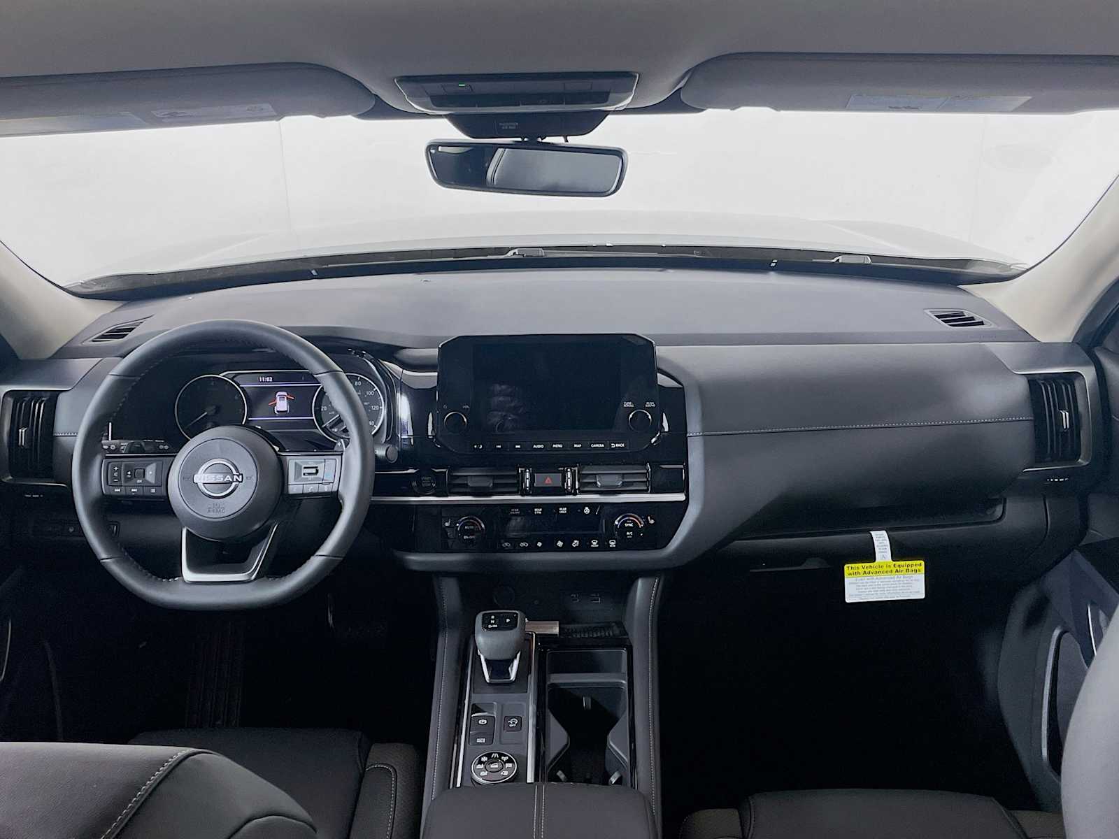 2025 Nissan Pathfinder SL photo 3