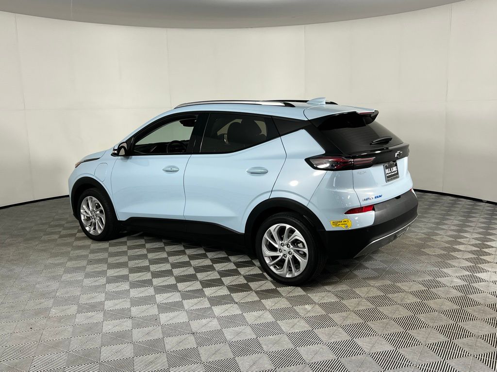 2022 Chevrolet Bolt EUV photo 3