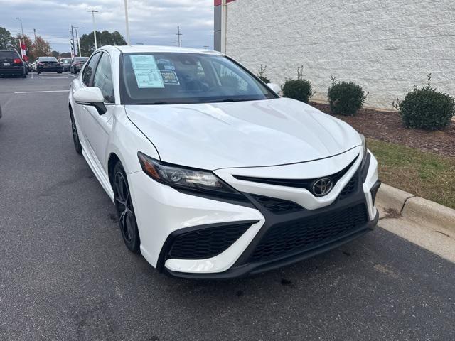 2023 Toyota Camry SE's photo