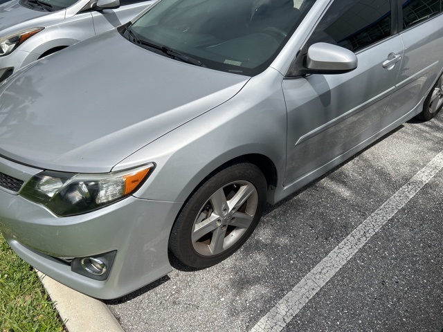 2014 Toyota Camry L photo 2