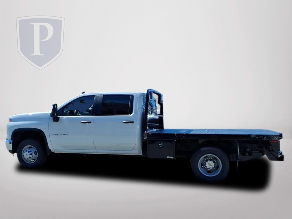 2025 Chevrolet Silverado 3500HD Work Truck photo 4