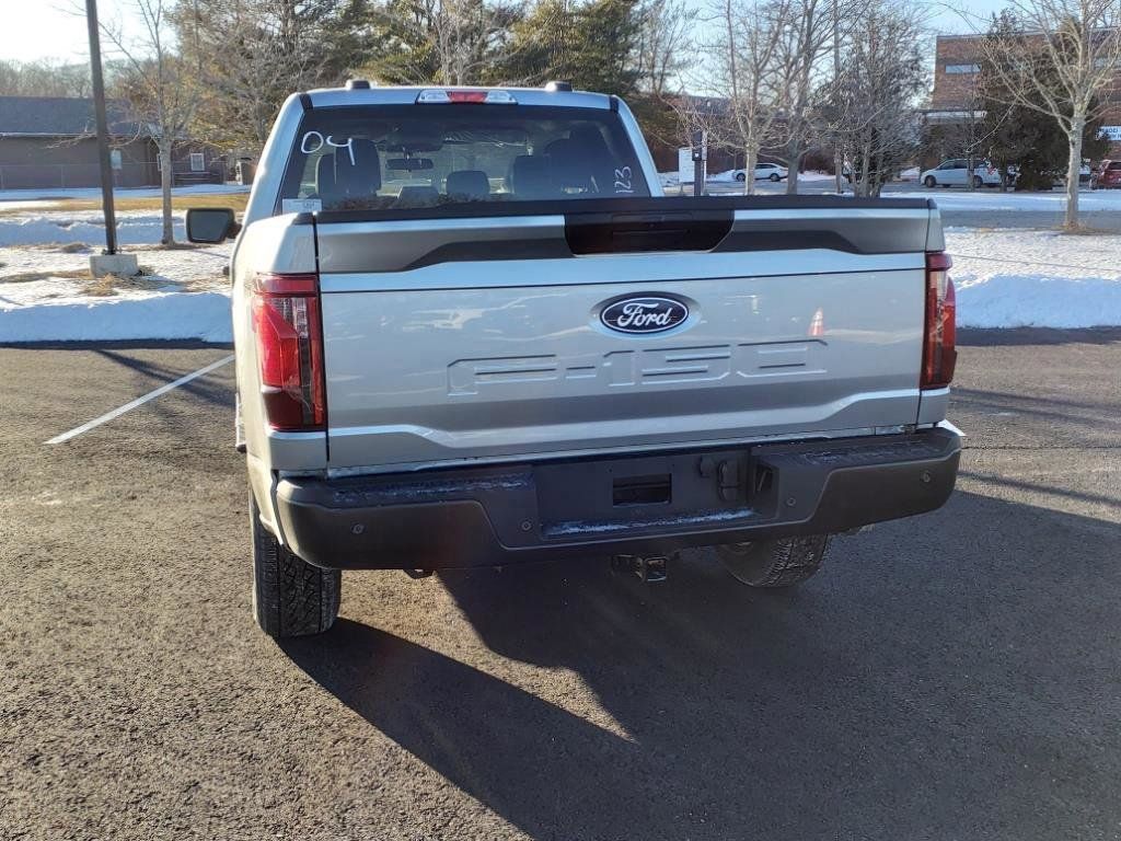 2025 Ford F-150 XL photo 4