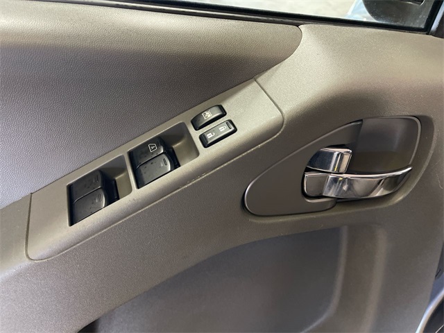 2018 Nissan Frontier SV photo 13