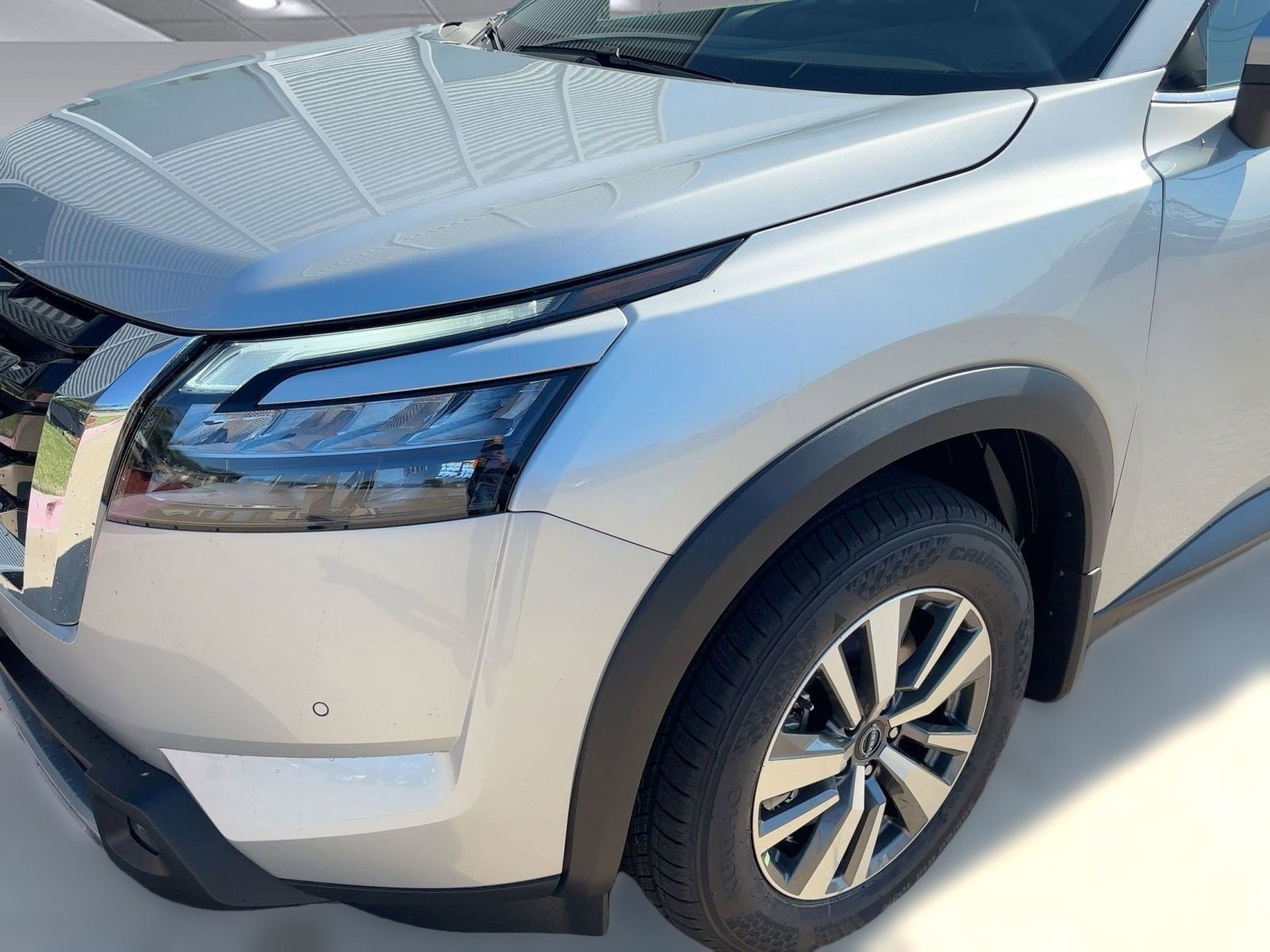 2025 Nissan Pathfinder SL photo 11