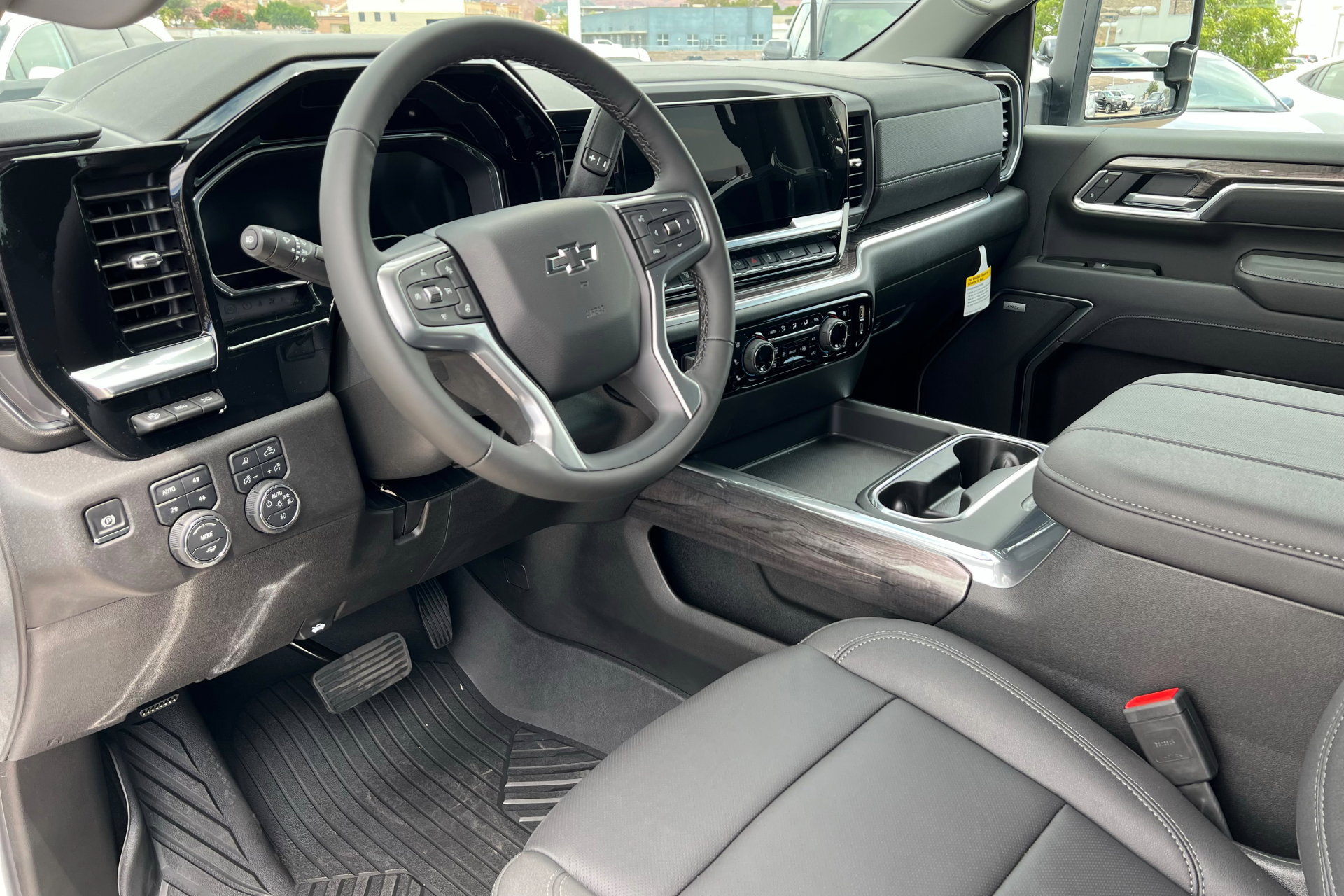 2025 Chevrolet Silverado 3500HD LTZ photo 15
