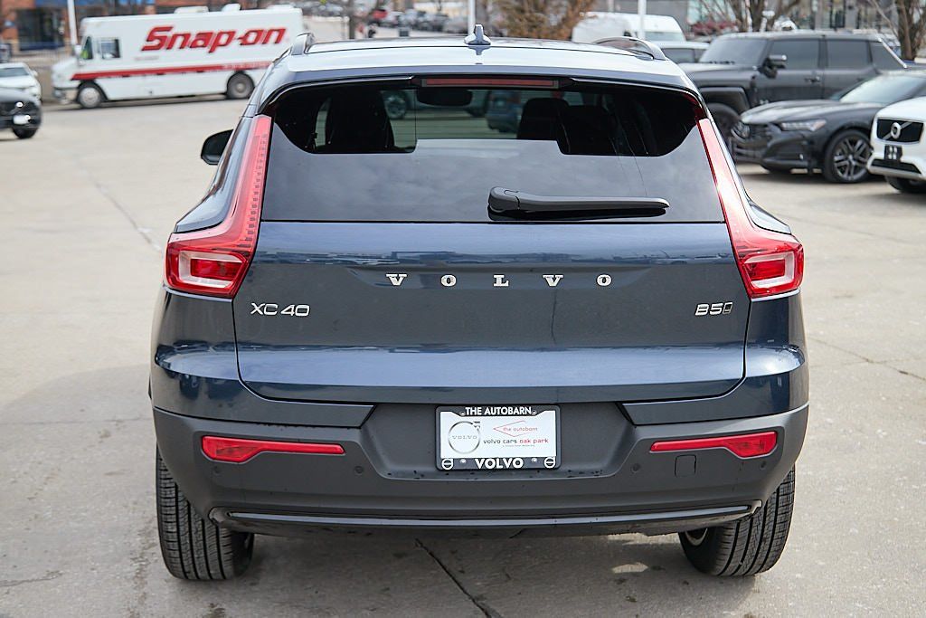2026 VOLVO XC40 - Image 7
