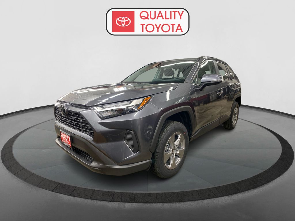 2025 Toyota RAV4 XLE's photo