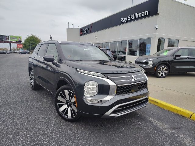 2025 Mitsubishi Outlander SEL's photo