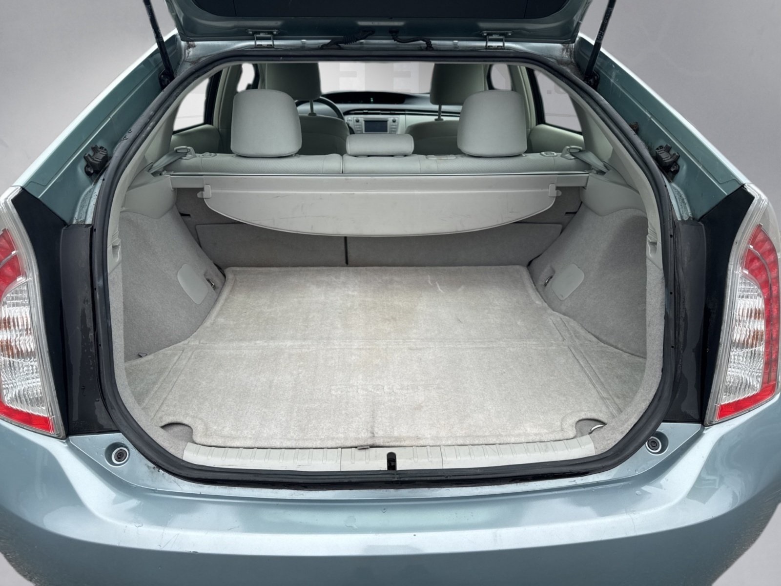 2013 Toyota Prius Two photo 22