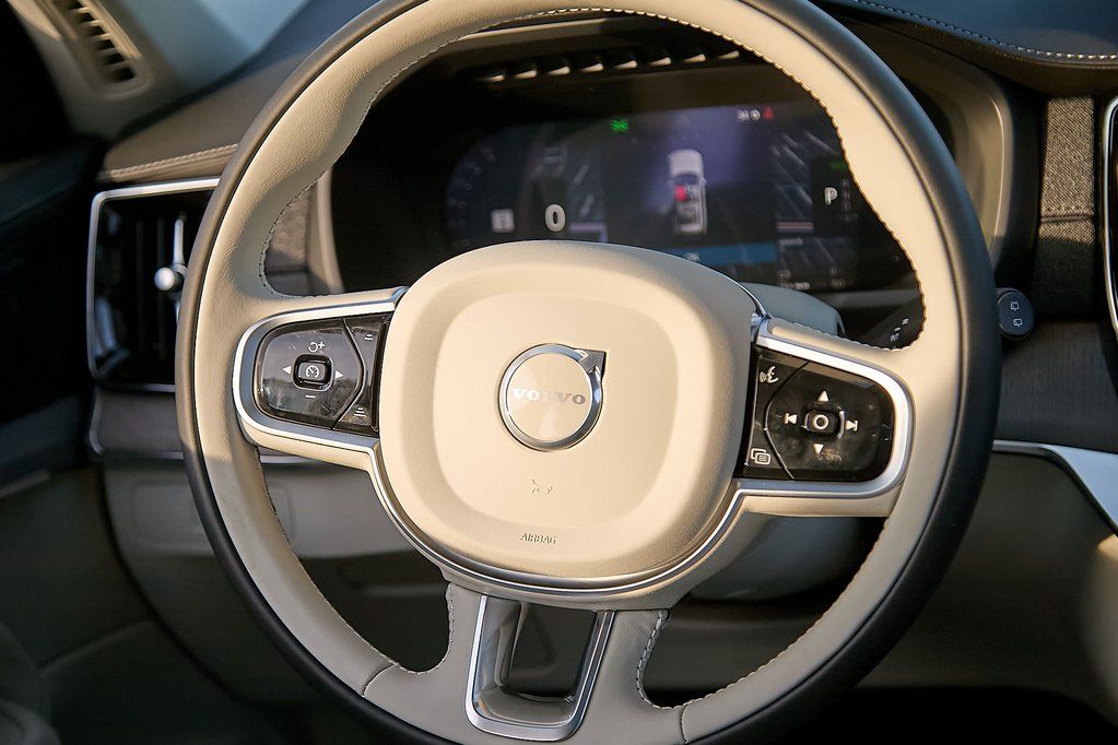 2026 VOLVO XC90 - Image 27