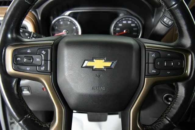 2021 Chevrolet Silverado 3500HD High Country photo 2