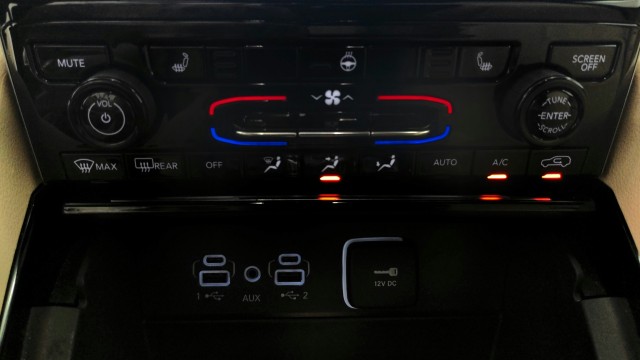 Used 2023 RED Jeep Limited image 21