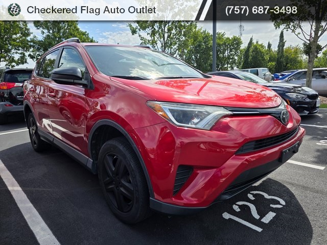 2017 Toyota RAV4 LE photo 3